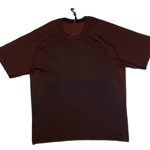 Lululemon Men Metal Vent Tech 2.0 Shirt Size XXL Red Rust Short Sleeve Gym